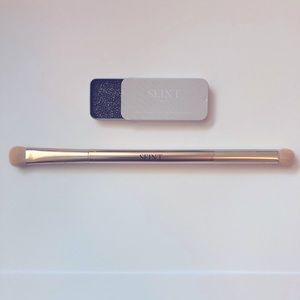 Seint eyeshadow smudge brush and cleaning tile
